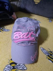 pink/grey gaphy cap