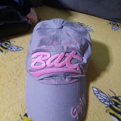 pink/grey gaphy cap