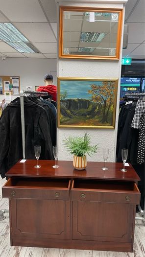 Traditional Mahogany Wooden Cabinet