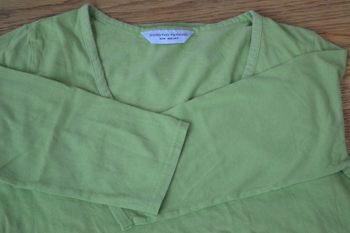 Maternity Tops and Vests Size m or UK 12 EUR 7 EACH