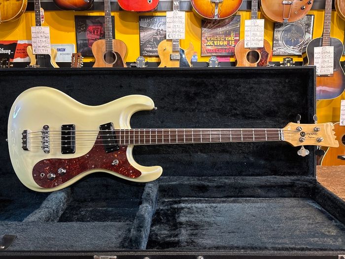 Mosrite Custom '65 Bass 1990's