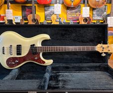 Mosrite Custom '65 Bass 1990's