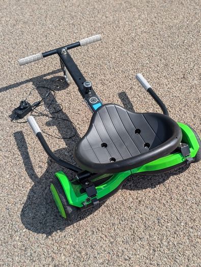 Razor Hoverboard + Kart attachment