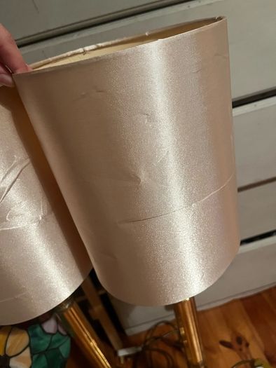 2 medium lamps