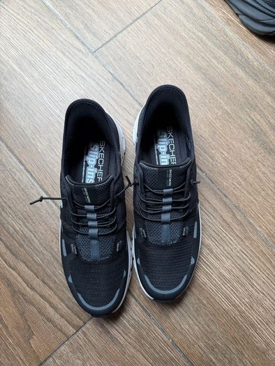 Skechers