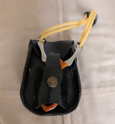 Slingshot Set Luxury Slingshot Set  Rigid Catcher & 500 Ammo (300 Clay, 200 Steel)