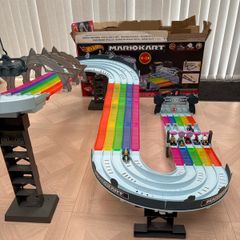 Mario Kart hot wheels race track