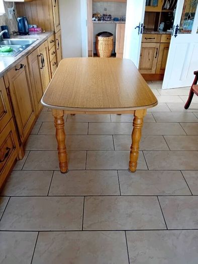 Table 4 chairs