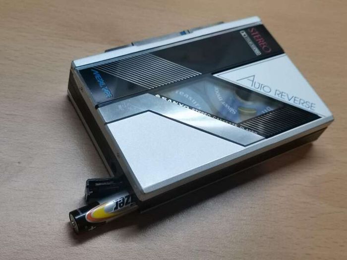 Sanyo MGP44 Walkman Cassette Player