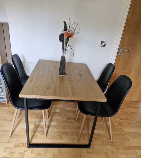 Modern Dining Table and Chair Set. Like New