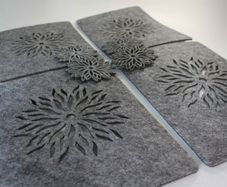 ONLY GREY Placemats and Coaster Flames Aster Flower Felt Table Mats Set of 8