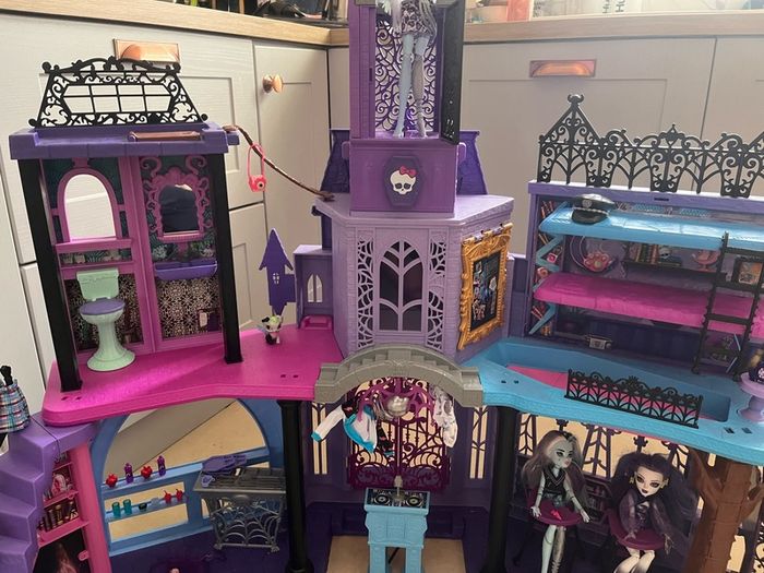 Monster High Playset Haunted High School