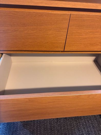 Chest of drawers