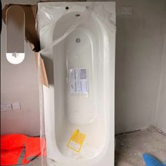 Brand New 1700mm Bath