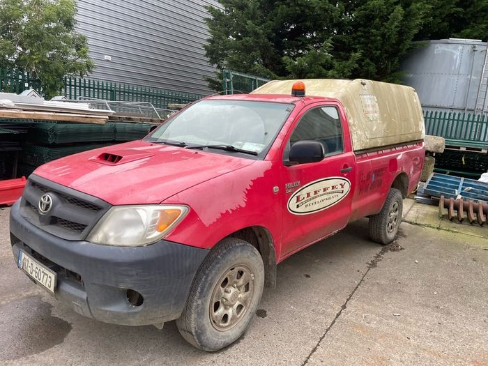 toyota hilux single cab