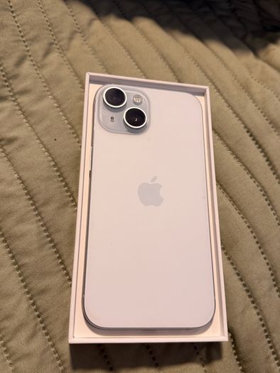iPhone  15