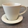 6x tea cups and saucers Image 2