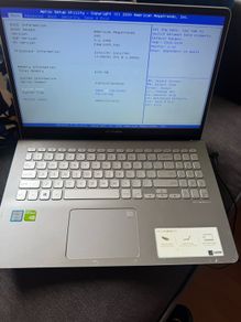 ASUs i7 8gen laptop
