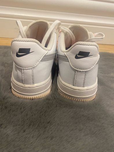 Air Force 1 low