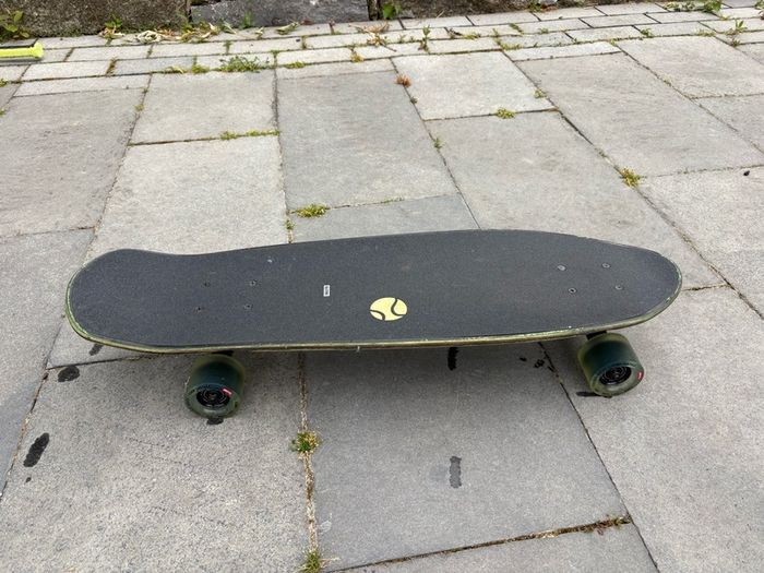 Globe Trooper 27" cruiser skateboard
