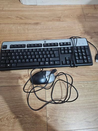 HP wired Keyboard and mouse. Excellent condition