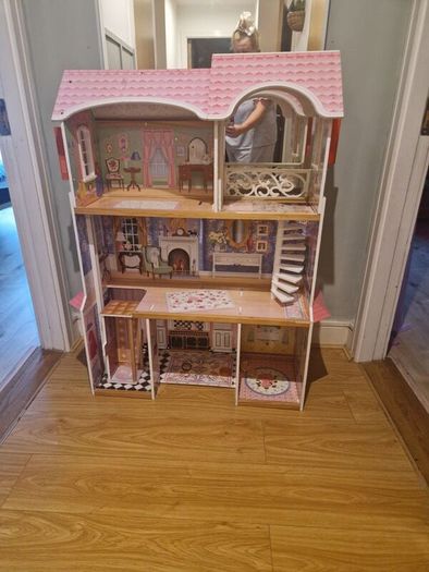 Doll house