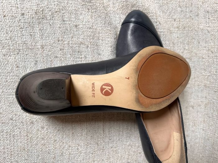 shoes leather Clarks