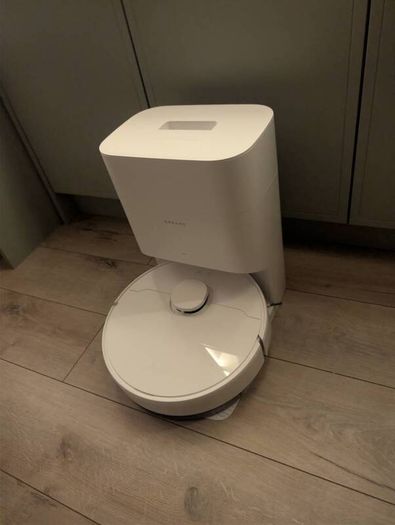 Dreame D10 plus ( quick sell ) robot hoover