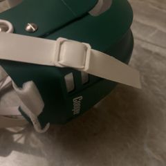 white clips