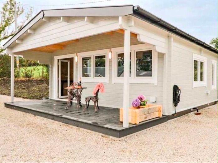 2 bedroom log cabin