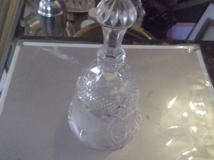 a cut glas bell