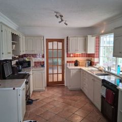 Solid wood kitchen