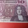 B series Jonathan Swift Ten Pound  Note 19.10.81 Image 4
