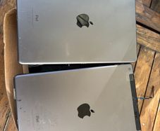 Broken Ipad for parts x2