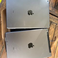 Broken Ipad for parts x2
