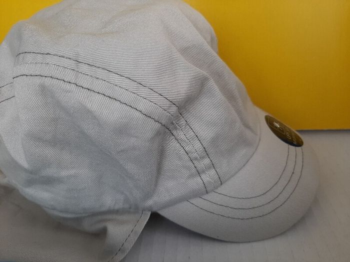 New childs sun hat 12/18 mths marks & Spencer