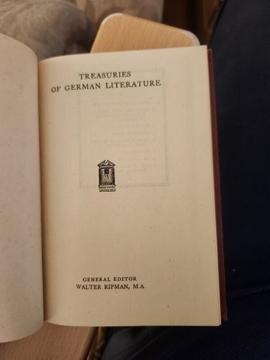 Dents Treasury Of German Literary. Short Stories By Modern  German Authors. Selected & Edited By Dr P. Vrijdaghs And Walter Ripman. Beautiful 1945 Hardback Edition In Good Condition.