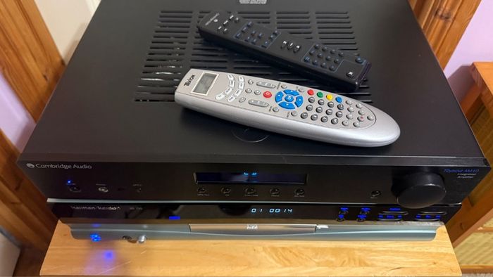 Harman /Kardon , Cambridge audio