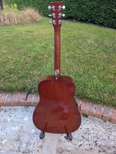 Yamaha F310 Acoustic Guitar