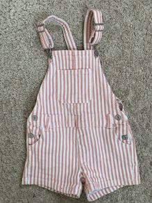 Lovely dungarees 6-7 years old like new