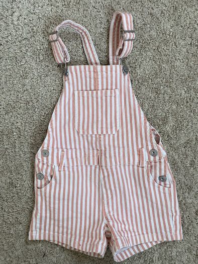 Lovely dungarees 6-7 years old like new