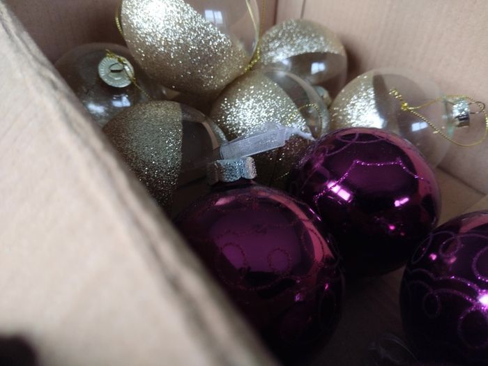 x1 Box of x12 Glass Baubles
