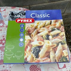 NEW SEALED Pyrex Classic Set