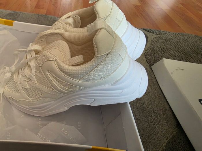 new white chunky sole trainers