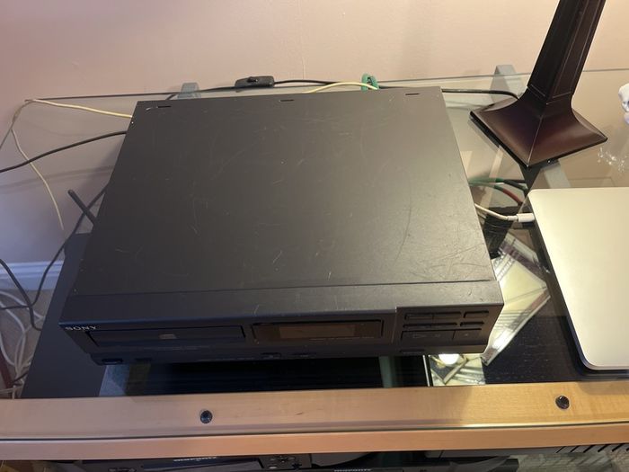 Sony CDP-M18 cd player medium size