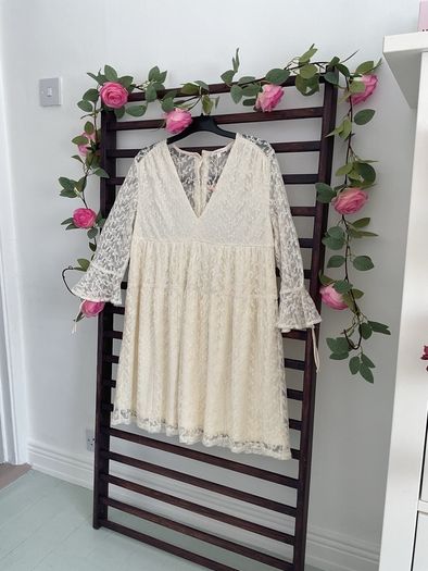 dress Bnwt cream lace mini dress grace & mila size small 10