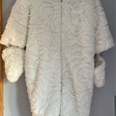 Little John Rocha white fur with flower pattern Pram suit Sz 3-6 mths EUC