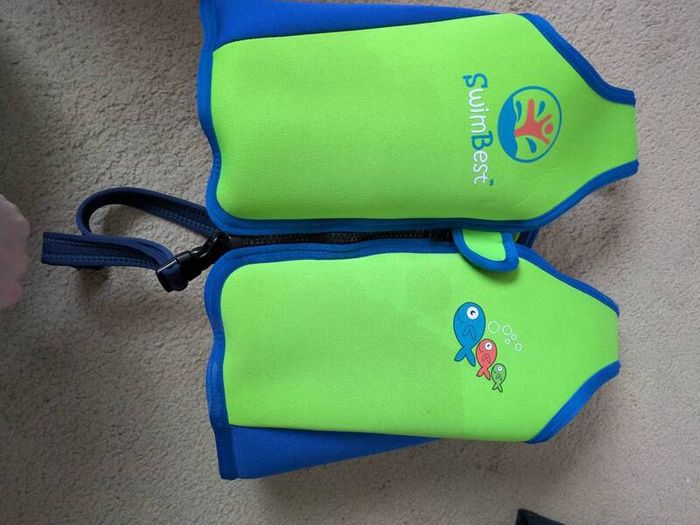 swim vest