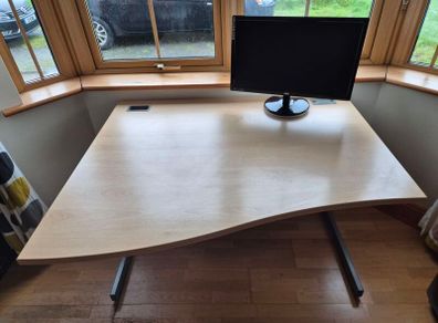 Office Desk & Monitor