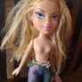Vintage 2001 Bratz Blond Doll Chloe with Jeans and Rolling Shoes Image 2